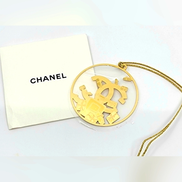 Accessories - NWOT Chanel Holiday Chatm or Ornament🎁